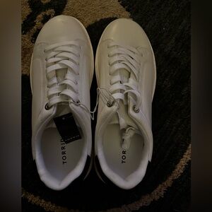 NWT Torrid sneakers. Size 11